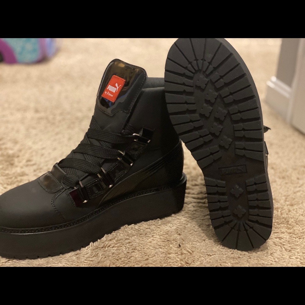 Fenty Rihanna SB Eyelet